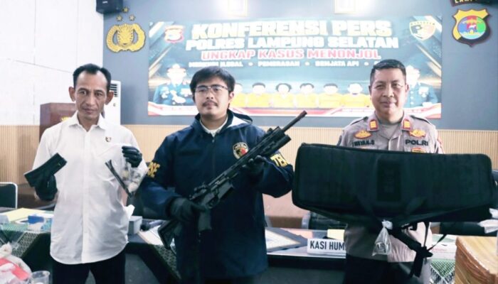 Penyelundupan Senjata Api AR-15 Terbongkar, Polres Lampung Selatan Amankan Tiga Orang